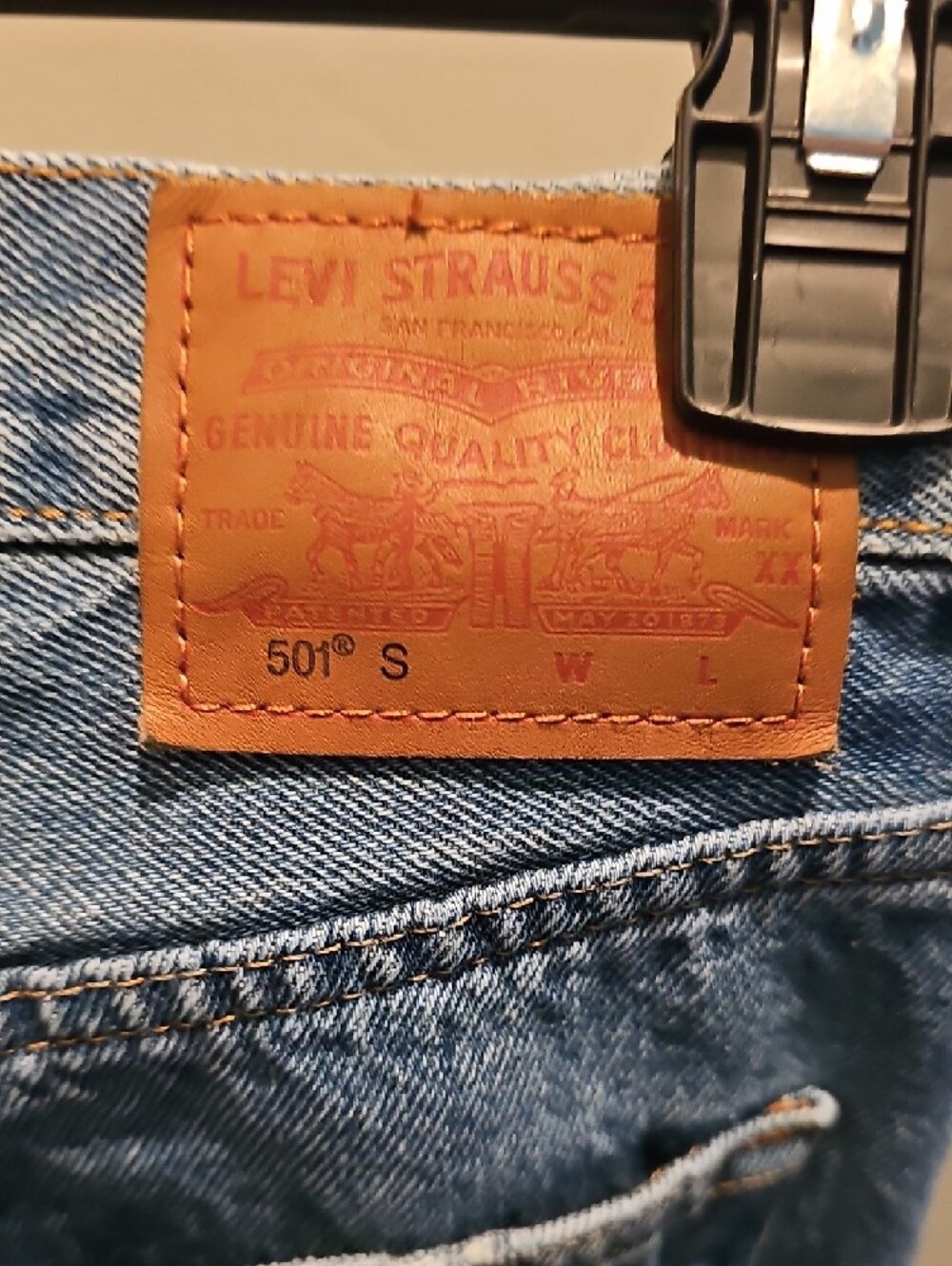 Levi's Women's Blue Skinny Jeans - Classic Back Pocket Detail - Picture 5 of 6